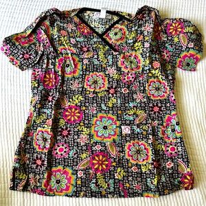 xs women’s scrub top - rainbow paisley print